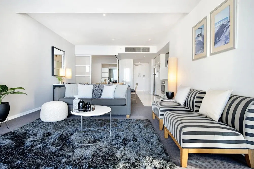 H Residences 2 Bedroom Ocean View in Surfers Paradise