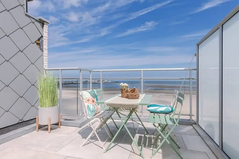 Stunning Studio With Sea-view on top Location