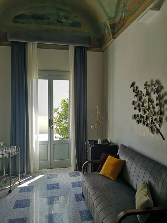 1940 Luxury Accommodations - Rubino Boutique Apartment