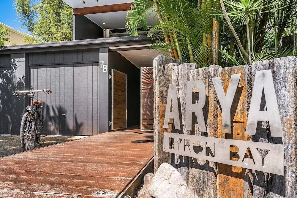 Arya House