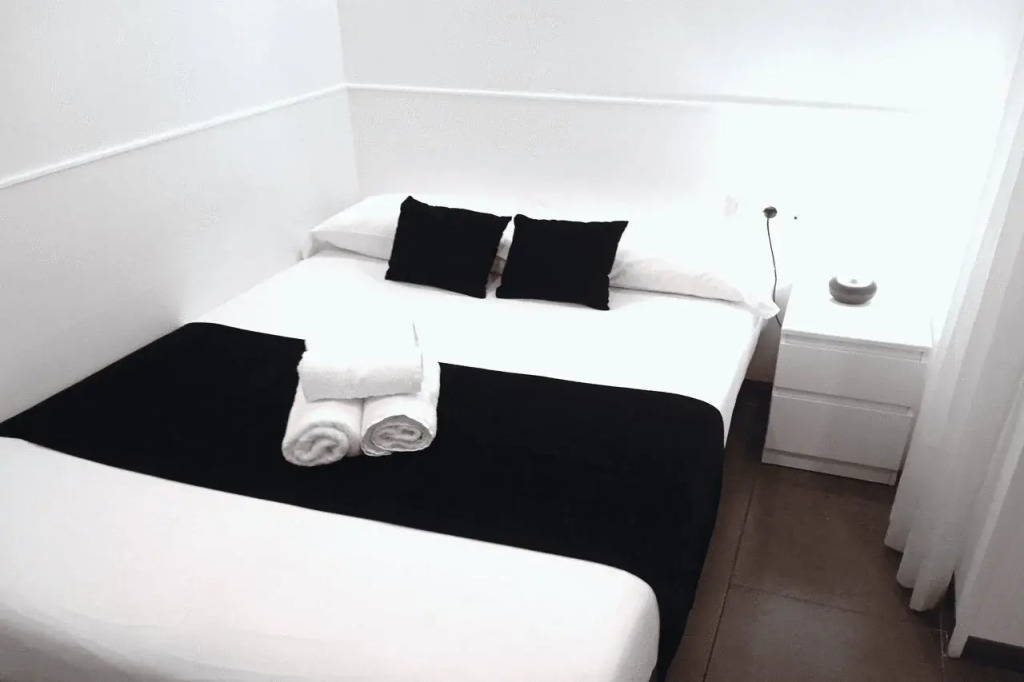 Laramond Barcelona Rooms