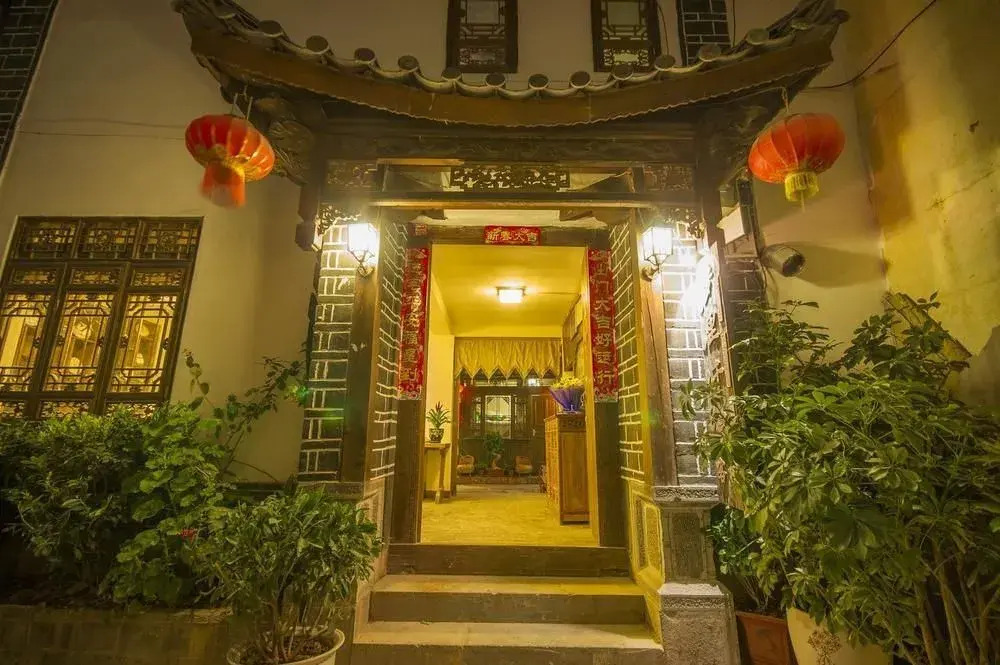 Mengli Qianxun Inn(丽江梦里千寻客栈)