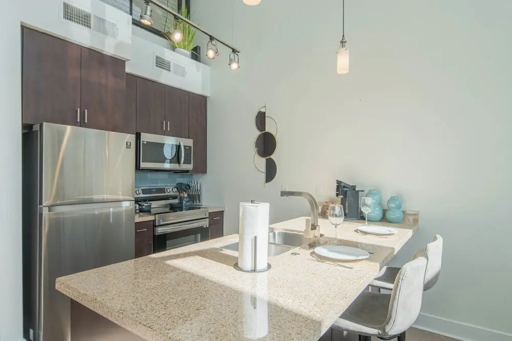 1 BR Loft Views King Beds Shop Dine 4053