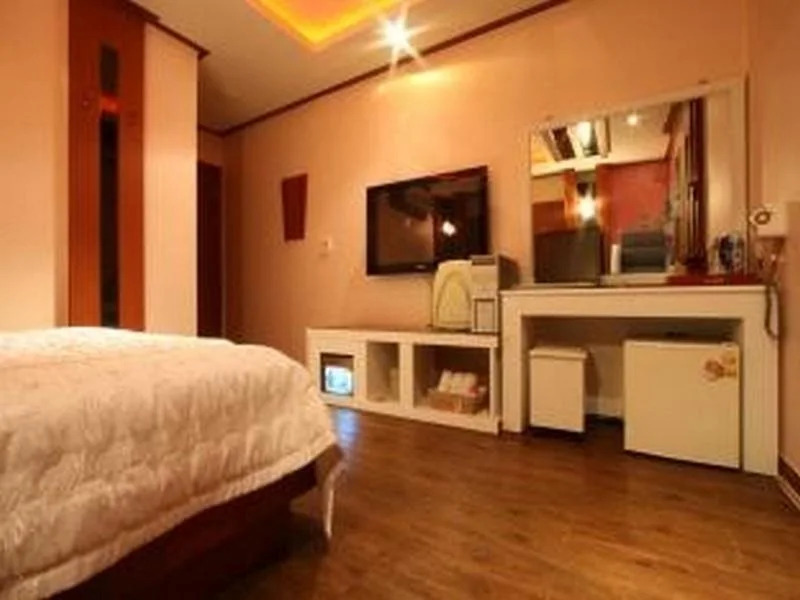 Goldentel Motel