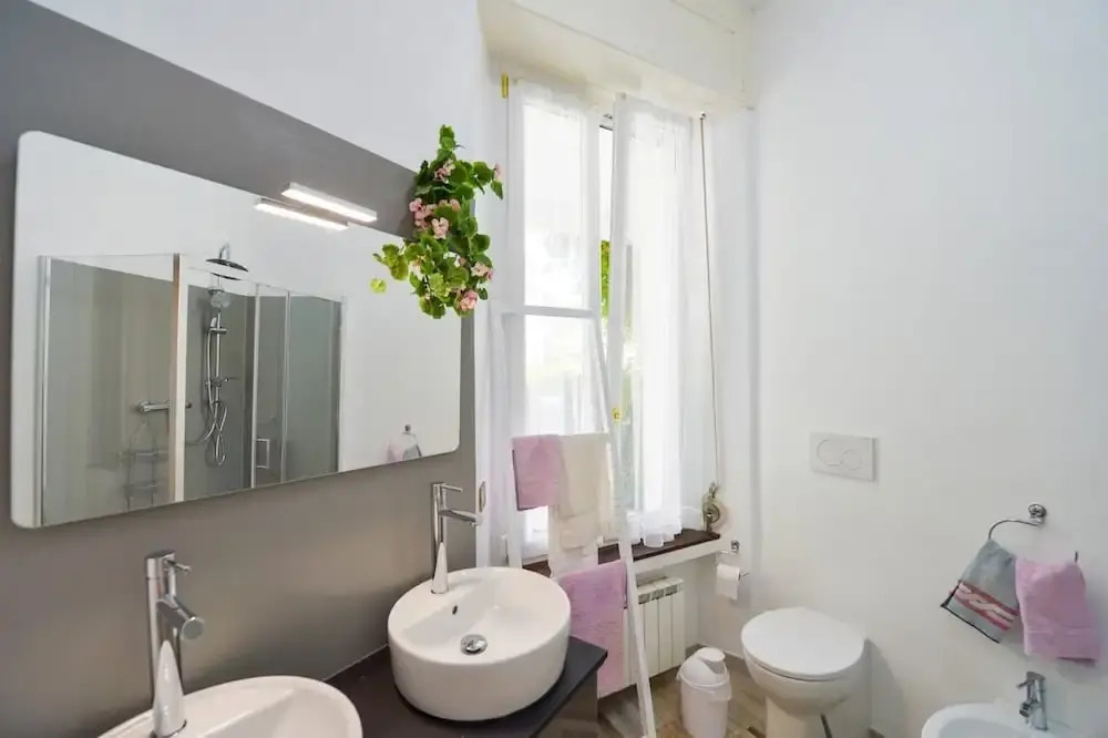 Rebecca Apartment Furnished With Taste in Stresa City Center