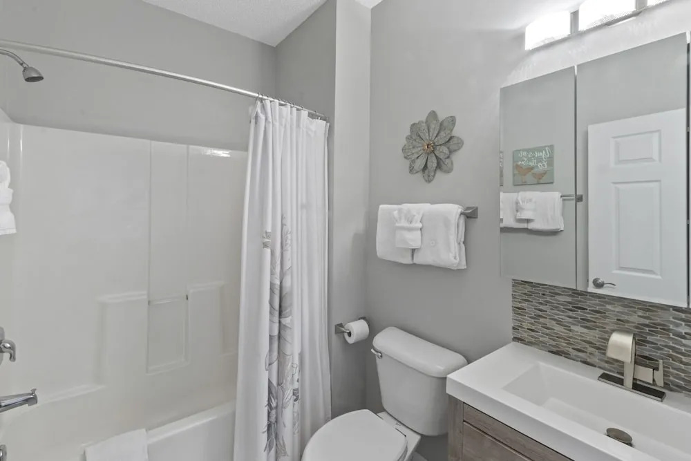 Arbor Trace #524 2 Bedroom Condo by RedAwning