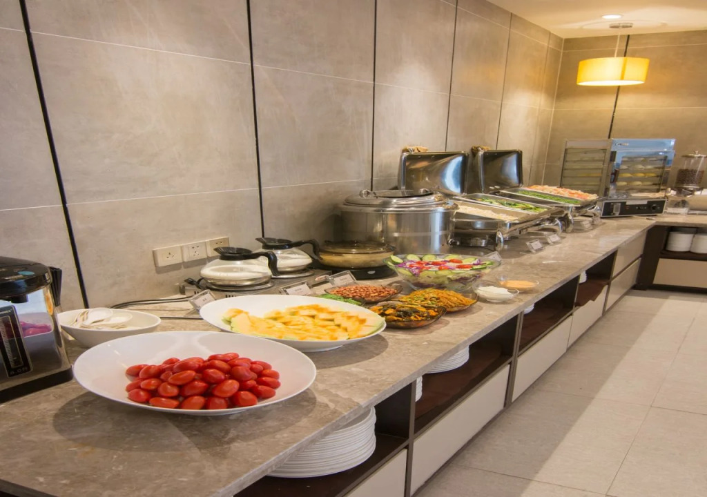 Motel (Shanghai Lujiazui Yushan Road Yuanshen Sports Center)