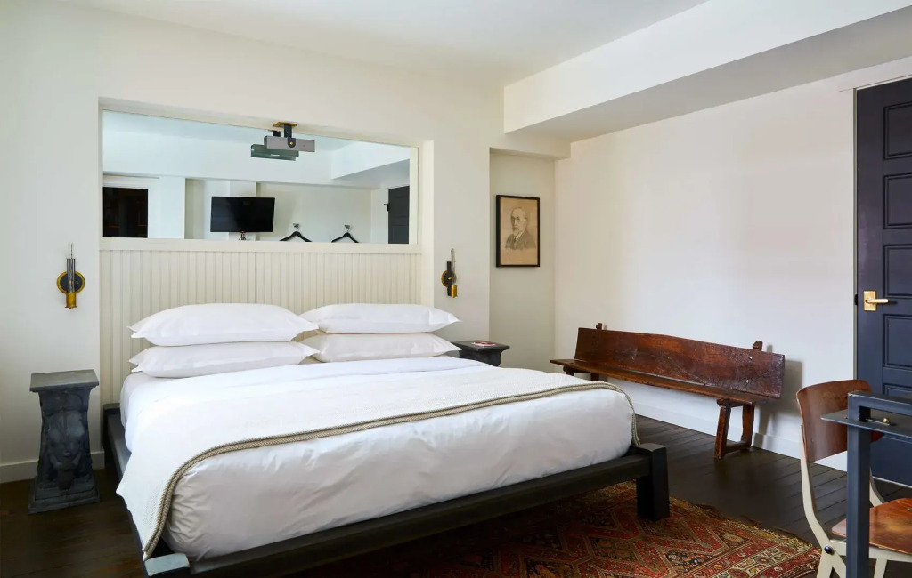 Neptune, an Ash Hotel