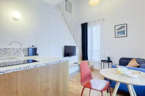 Cute and Bright Studio in a Courtyard-Montmartre(5)