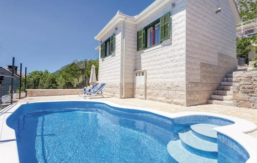 Beautiful Home in Zvecanje With 1 Bedrooms, Wifi and Outdoor Swimming Pool