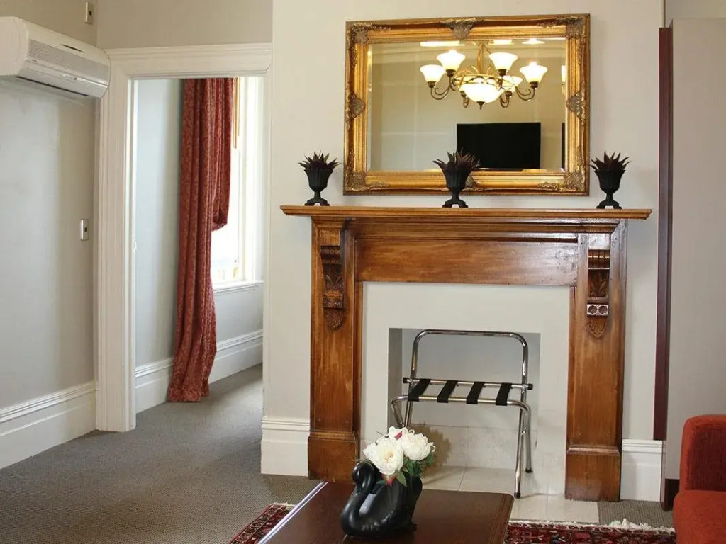Merivale Manor