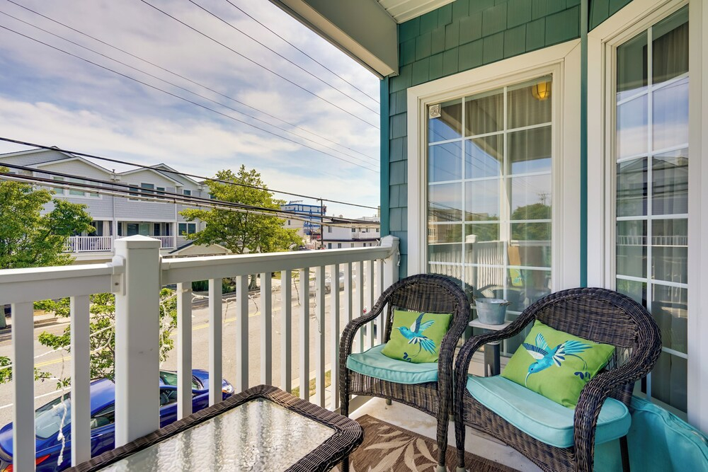 Breezy Wildwood Condo ~ 2 Blocks to Beach!