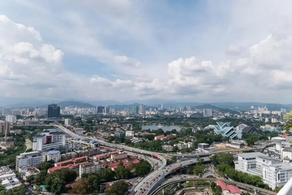 TR Residence Lovely 3 BR unit 6pax next to Titiwangsa LRT