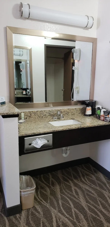 Allington Inn & Suites South Fork