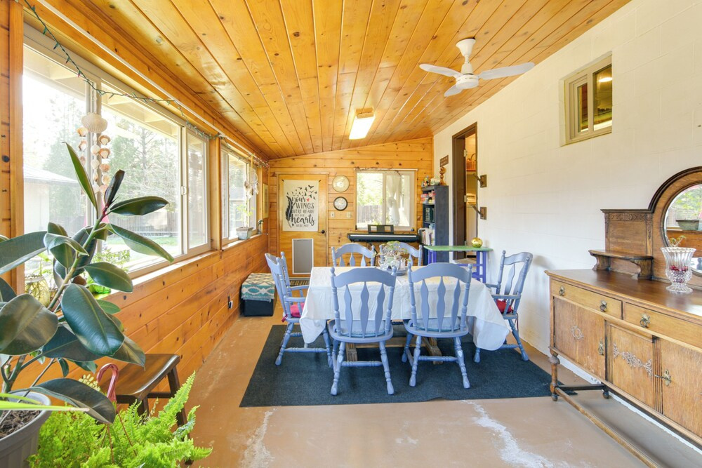 Quiet Challenge-Brownsville Home Near Collins Lake