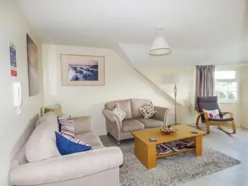 Flat 11