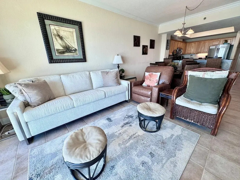Crystal Shores West 707