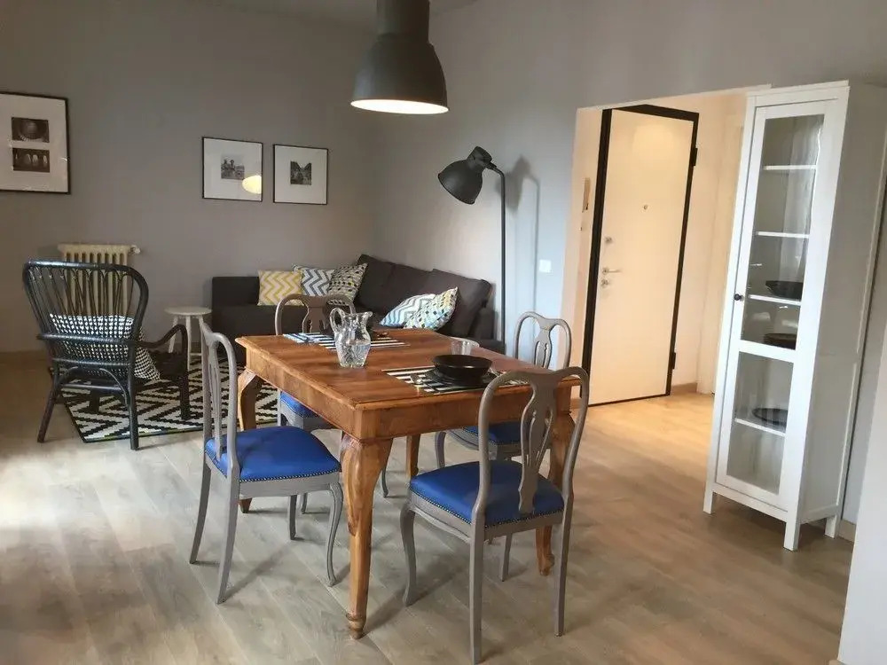 Smiling in Desenzano Lake View DesenzanoLoft Official Partner Homes & Villas by Marriott Bonvoy
