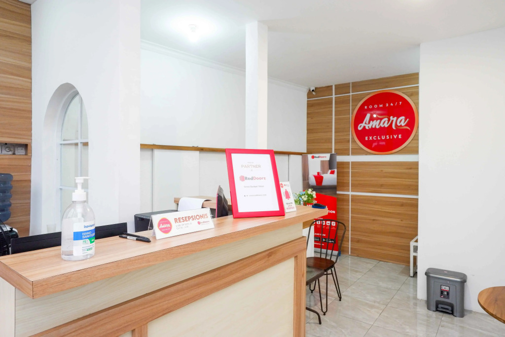 RedDoorz near Rita Super Mall Purwokerto