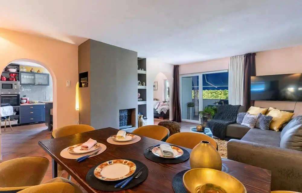 Beautiful Apartment in Brncici With Wifi and 2 Bedrooms