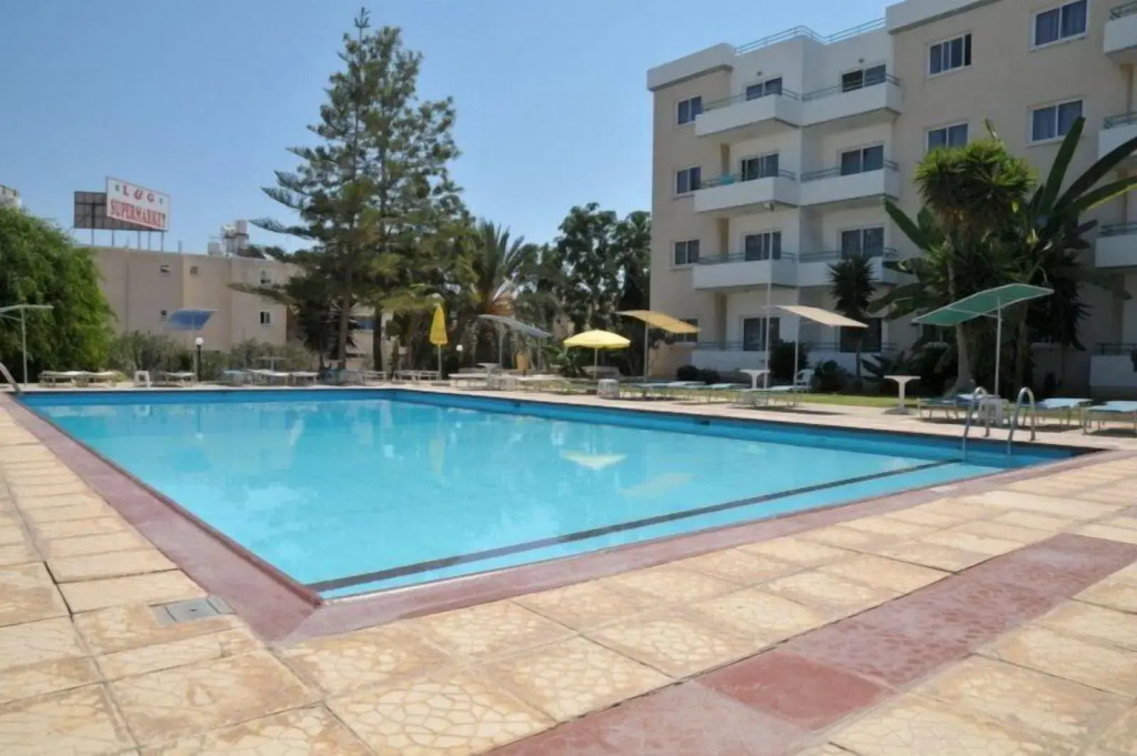 DebbieXenia Hotel Apartments