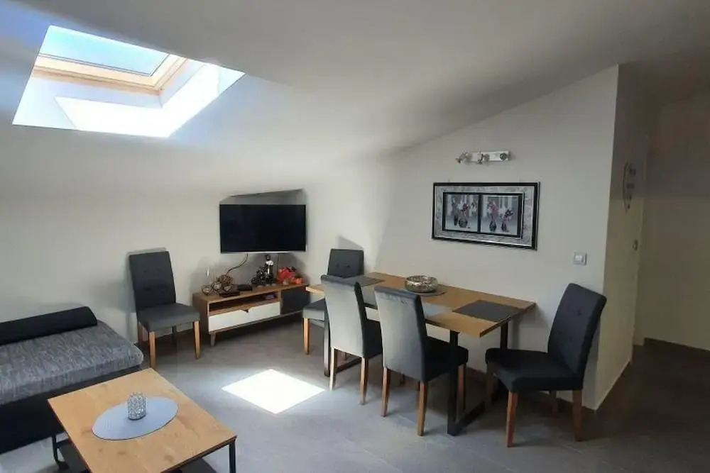 Beautiful Family Apartment a5 for 5 Guests in Vrvari, Close to the Beach