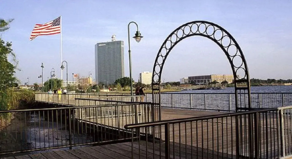 Wyndham Lake Charles near Casinos