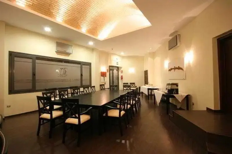 Hotel León Tierra de Vinos