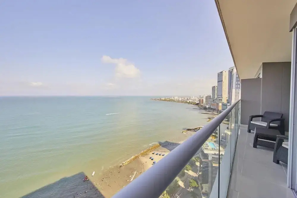 Beachfront Paradise With Outstanding Sunset Views