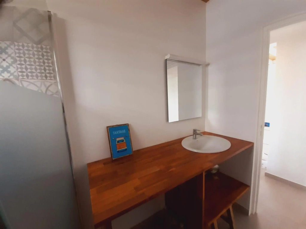 Appartement neuf a 150 metres de la mer wifi