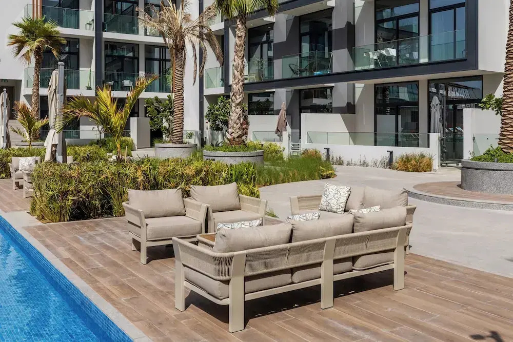 Waves - Luxurious Comfort with City Views in Oxford 212