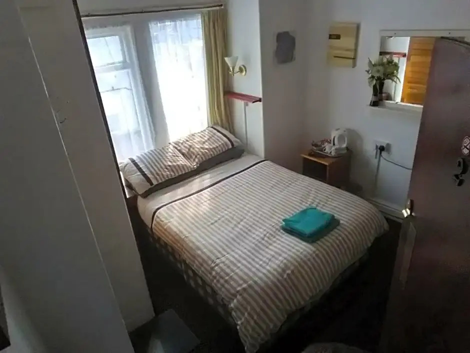 MyRoomz Golden Strand Hotel