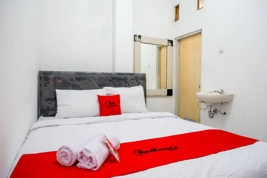 RedDoorz Syariah near RSUD Bung Karno Surakarta