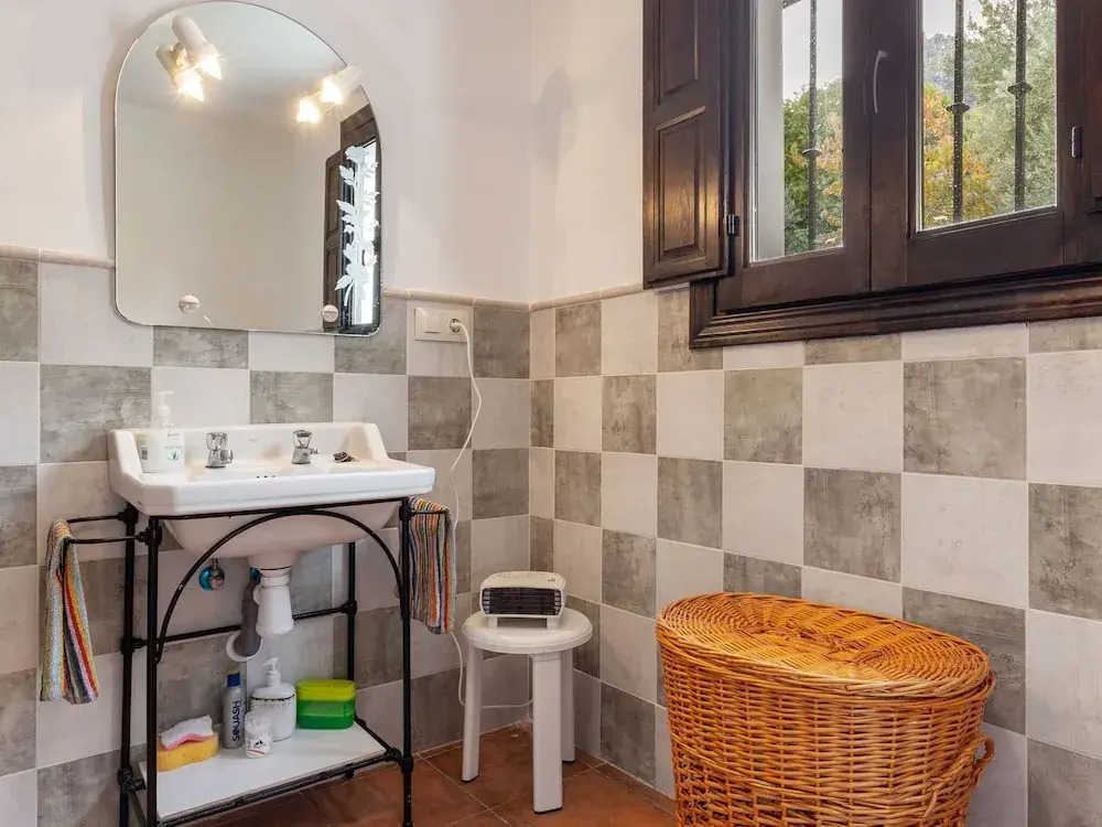 Easy-peasy Cottage in Albanchez de Mágina With Swimming Pool