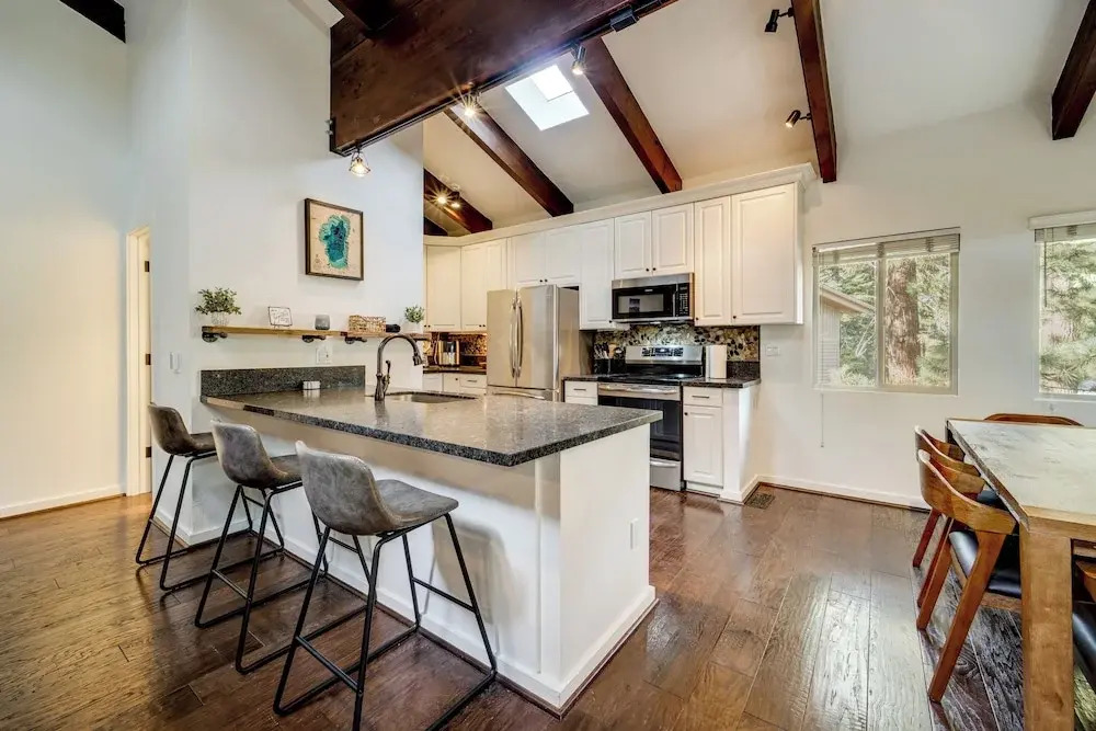 3 Mi to Slopes! Family Tahoe North Shore Getaway