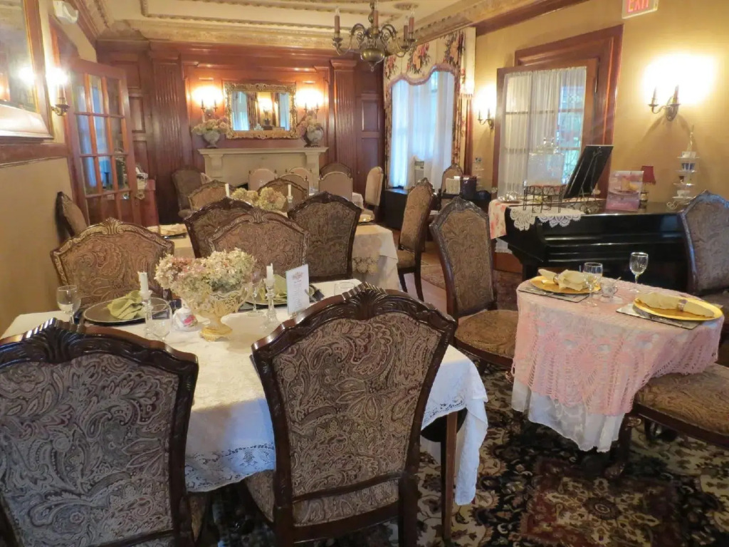 Silver Fountain Inn