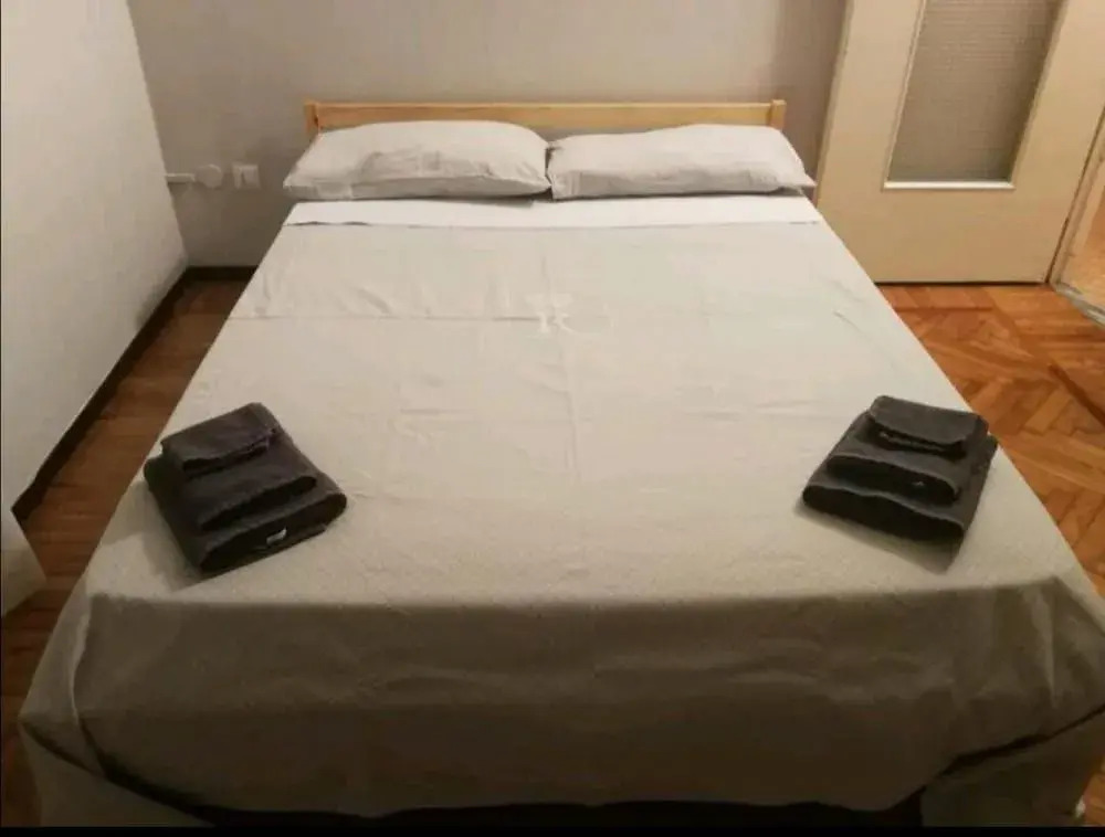 Via zeffiro apartment