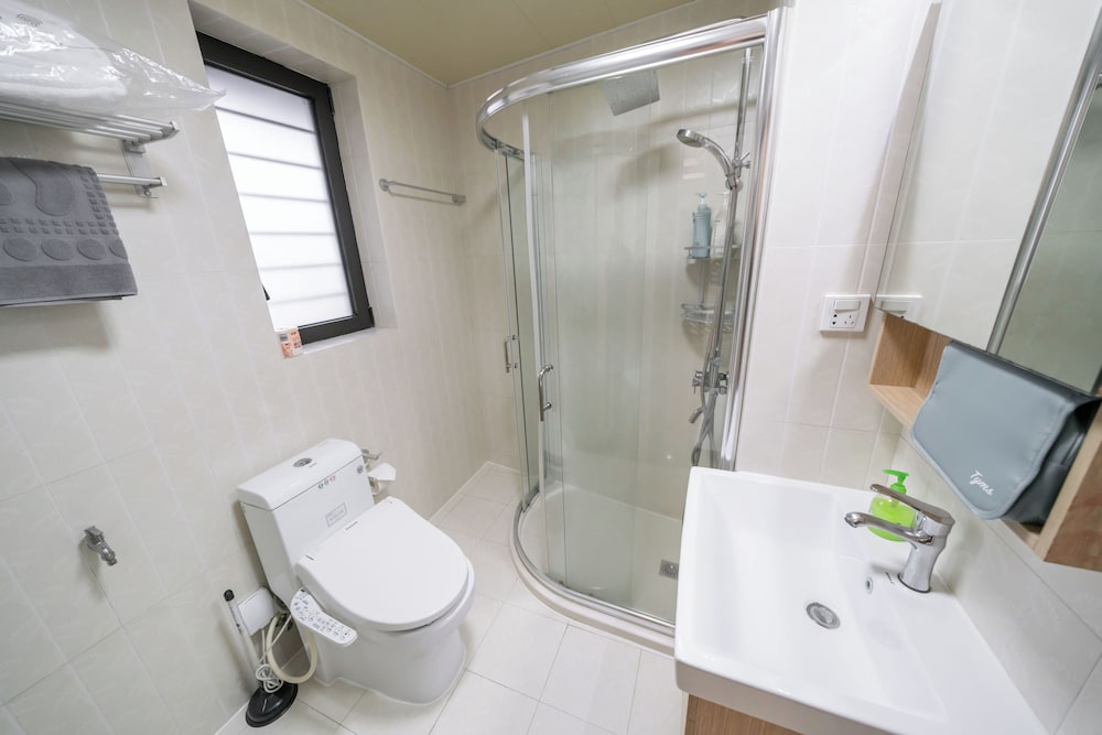 Tyms 1BR 1BA Apartment in Gubei