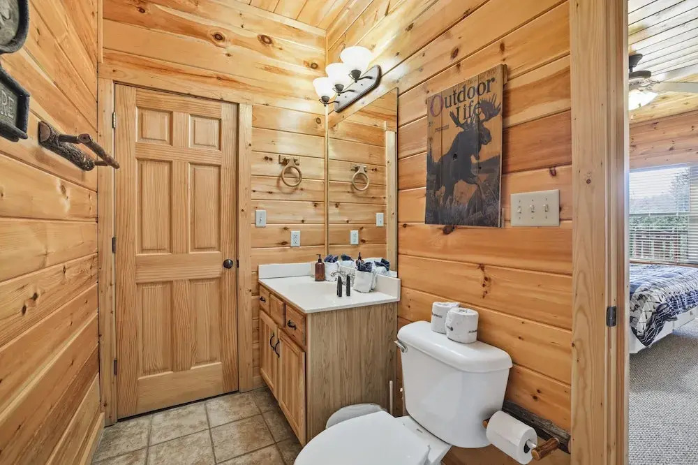 Knotty But Nice 4 Bedroom Home
