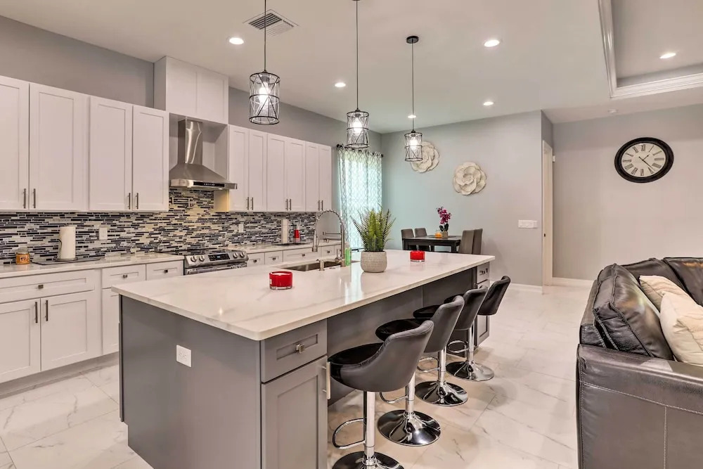 St Pete Escape w/ Patio & Yard: 6 Mi to Beach