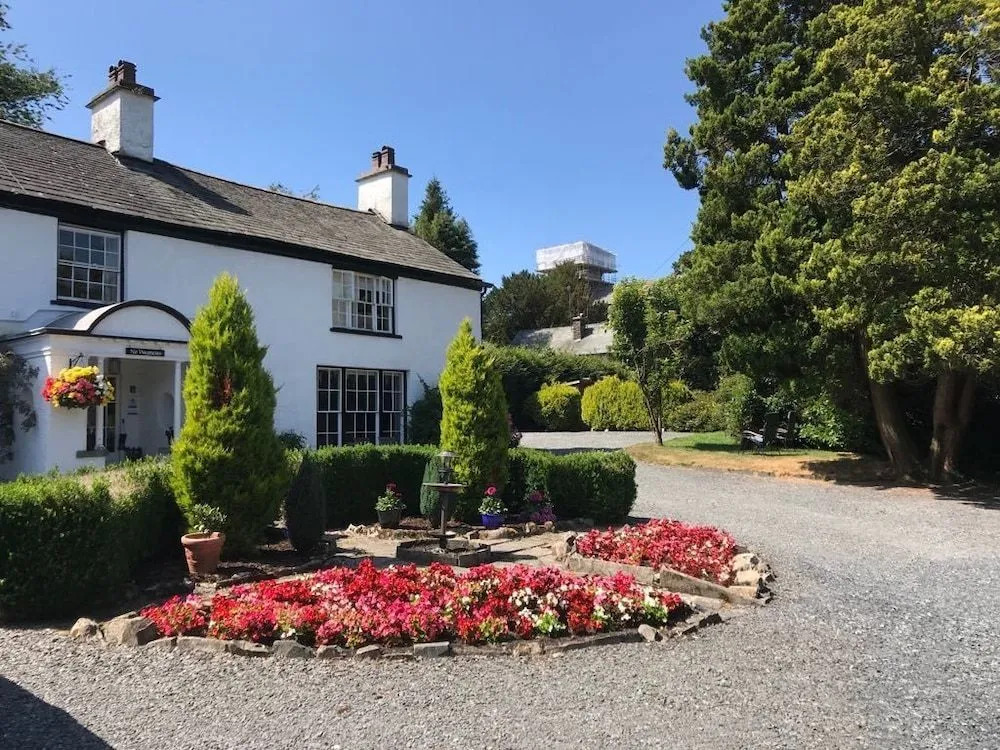 Old School House - with private onsite parking