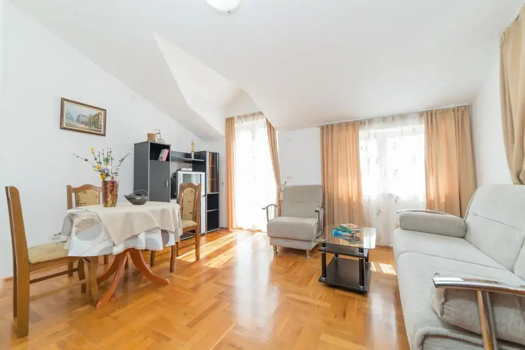 Apartments Elena
