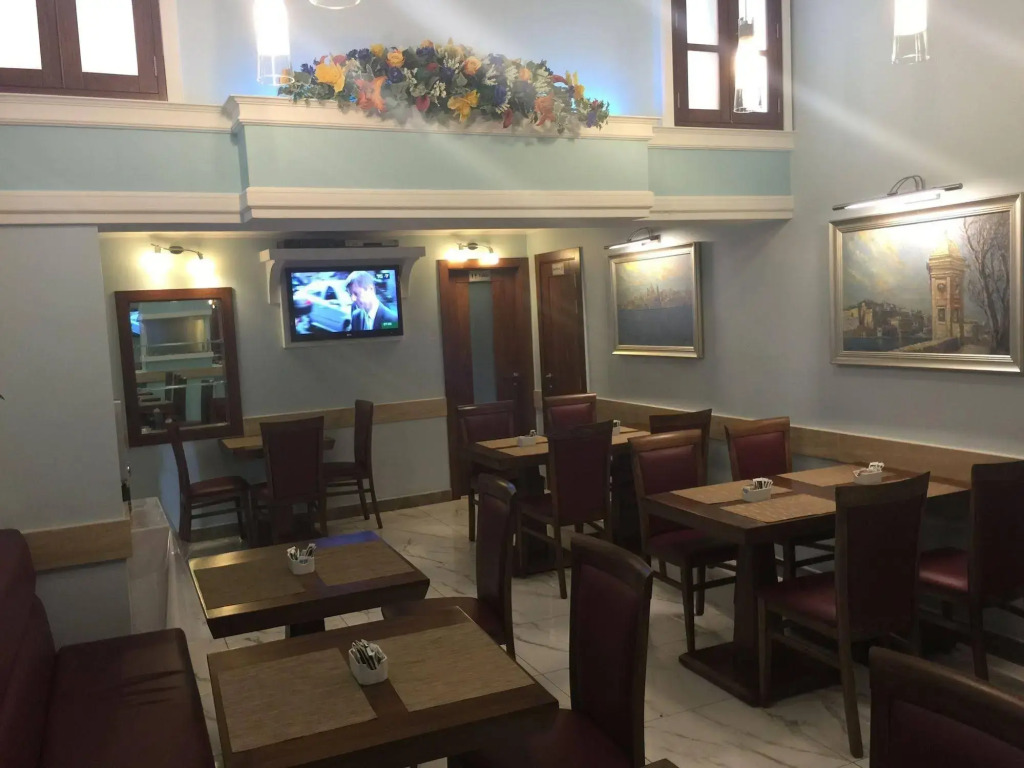 Grand Harbour Hotel