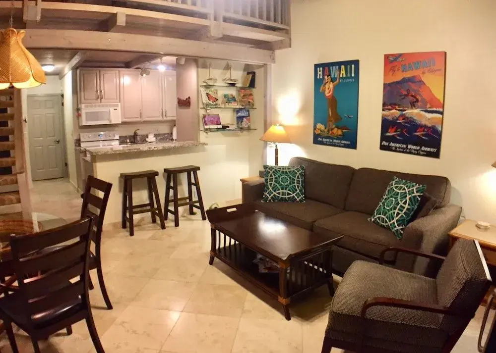 Lower Honoapiilani Condo #208 2 Bedrooms 2 Bathrooms Condo