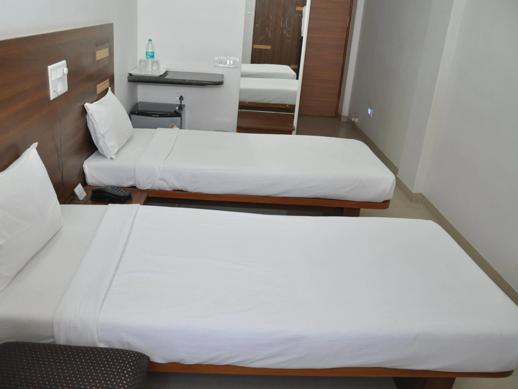 Hotel Excellency Inn