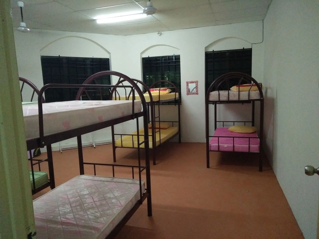 Diyana Budget Hotel - Hostel