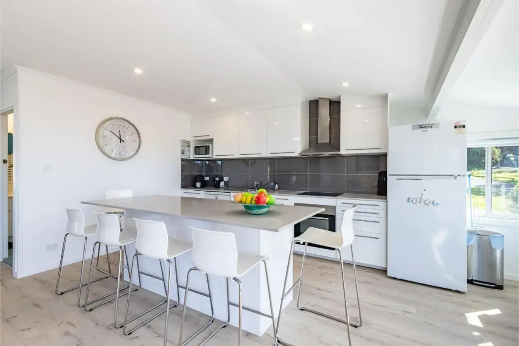 Blue Waters 7 Cook St - Dog Friendly and Water Views