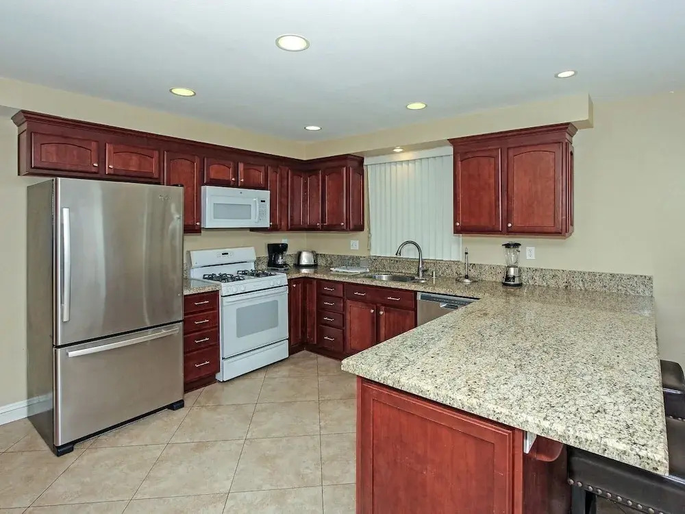 Seashore A (68293) - 2 Br townhouse by RedAwning
