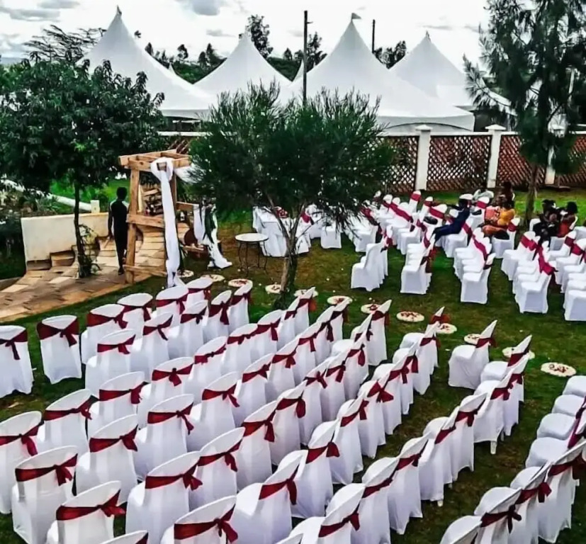 Leleshwa Getaway