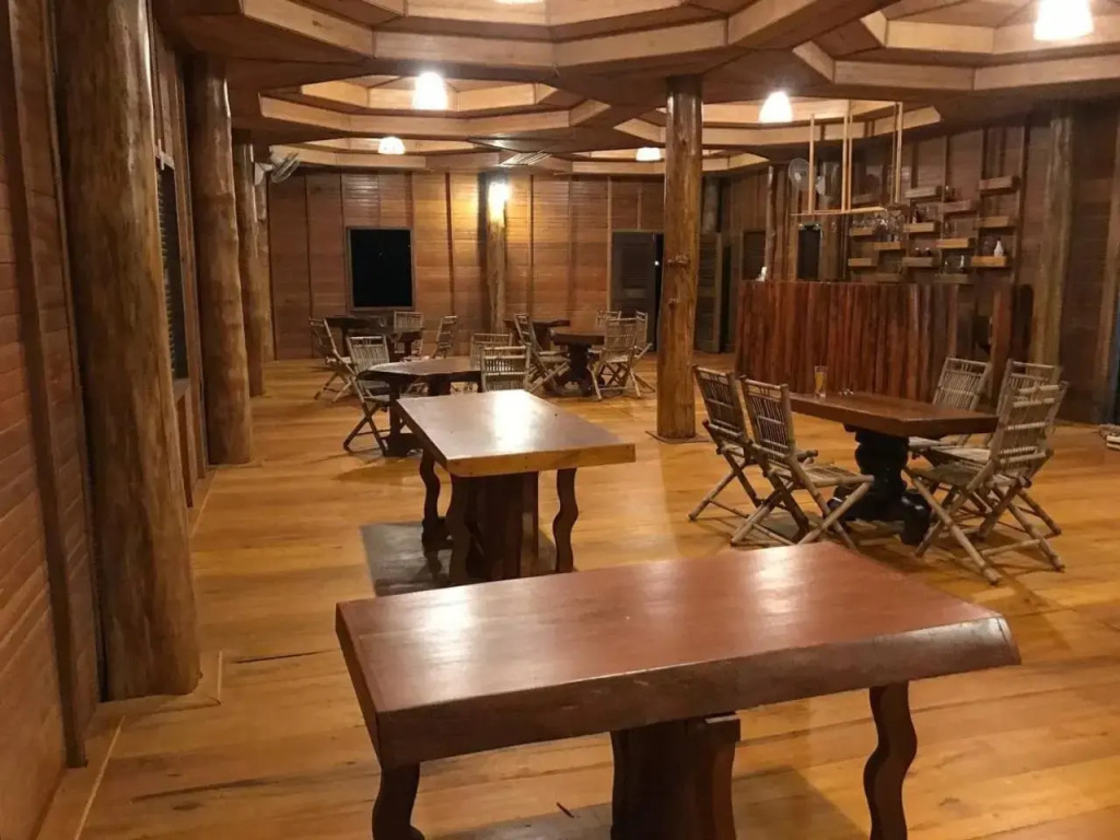 Gibbon Lodge